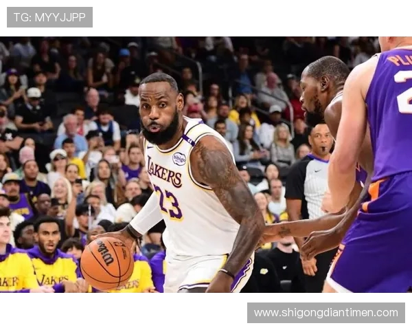 詹姆斯父子携手共赴NBA梦想布朗尼正式宣布参加选秀